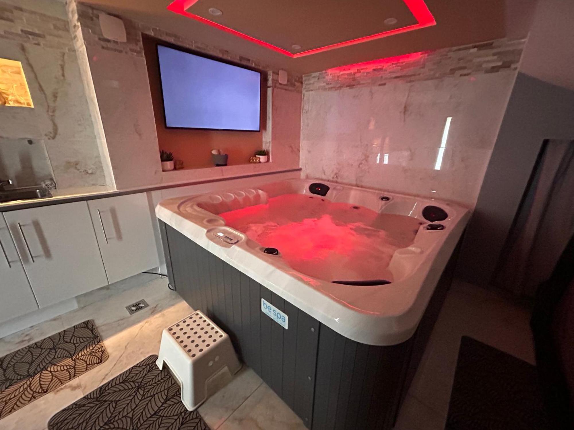 Spa Jacuzzi Moon White Vaudherland Bagian luar foto
